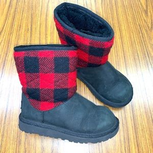 UGG Big Kids Buffalo Plaid red/black boots size 1